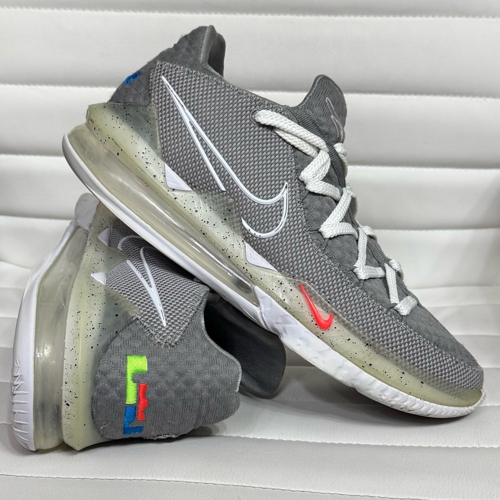 Nike Lebron XVII 17 Low Particle Gray CD5007-004 Mens Sz 10.5
